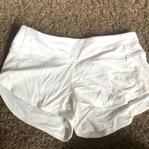 lululemon speed up shorts,white,size 2(2.5 inches)